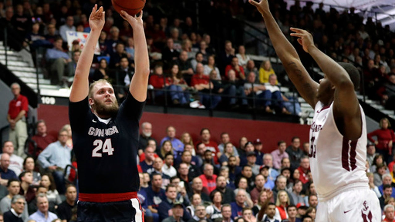 Karnowski leads No. 4 Gonzaga past Santa Clara 88-57 (Jan 19, 2017)